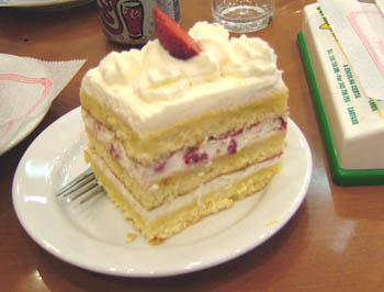イチゴのショートケーキ(デカッ)